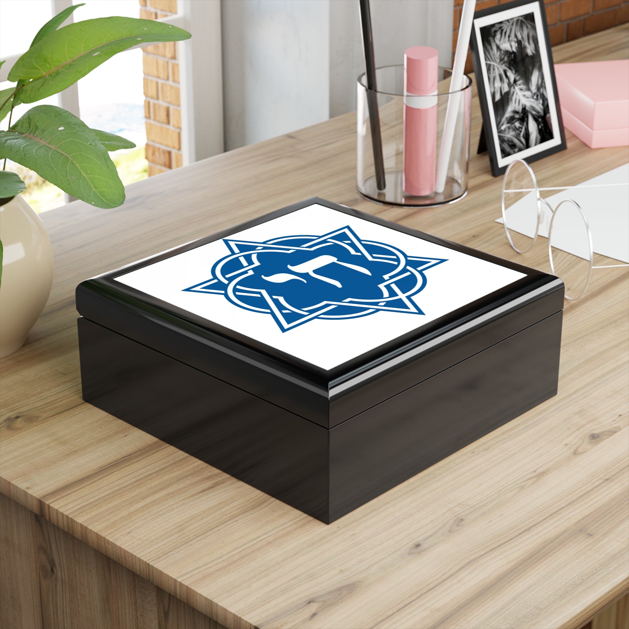 Jewelry Box — Blue Chai Star of David Keepsake Box (Hebrew Chai Design)