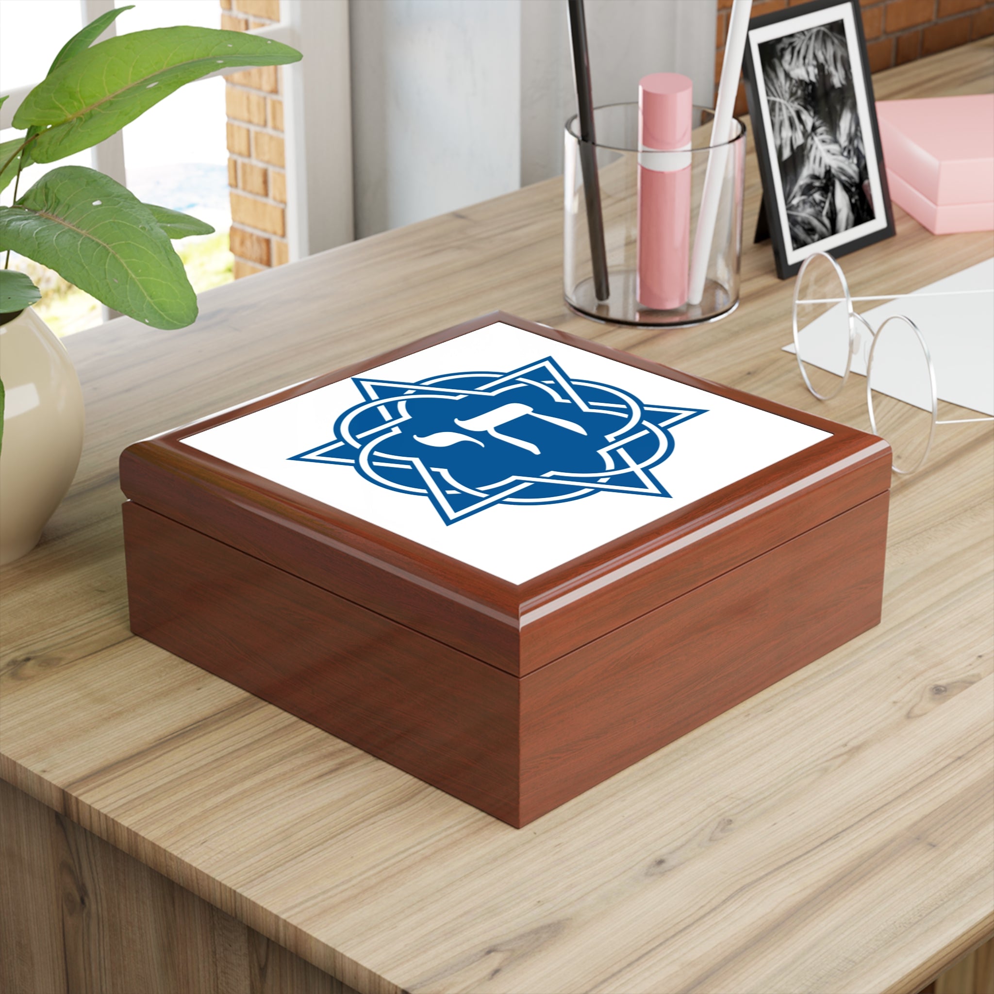 Jewelry Box — Blue Chai Star of David Keepsake Box (Hebrew Chai Design)